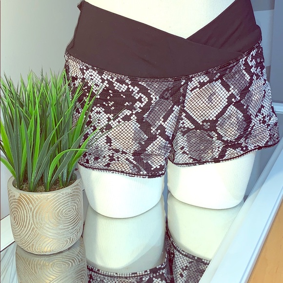 lululemon athletica Pants - LULULEMON Shorts